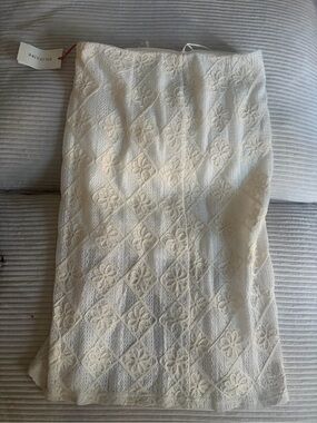 Solitaire Ivory Lace Diamond-Pattern Pencil Skirt NWT
